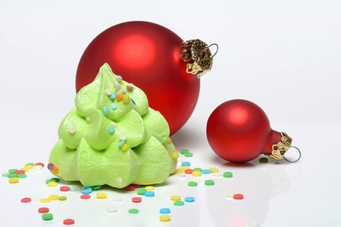 Meringue in the shape of a Christmas tree, Christmas cookies, meringue