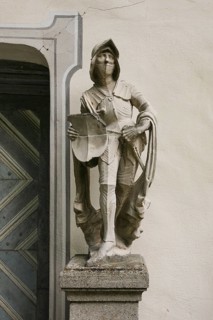 Depiction of a medieval knight statue on a stone column, statue, stone figure, Klingenstein Castle,