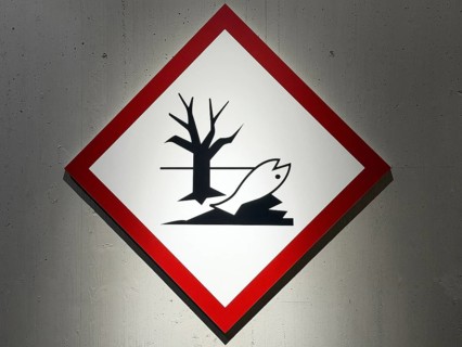 Environmental Dangerous Goods Label GHS 09, Globally Harmonized System, abbreviated GHS for