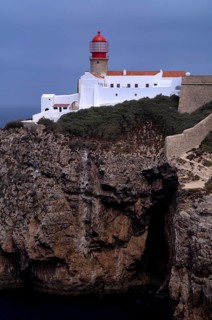 Lighthouse Farol do Cabo de São Vicente, Cape St. Vincent, Sagres, steep coast, Atlantic Ocean,
