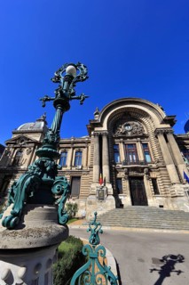 In the centre, office building, bank building, historical building of the CEC Bank, Saving Bank