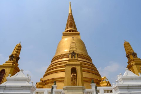 Bangkok, Thailand. February 20th 2025. The distinctive Buddhist architecture of the golden stupa or