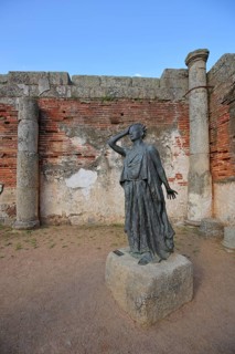 Monument to Spanish actress Margarita Xirgu, bronze sculpture, modern art, UNESCO Teatro Romano,