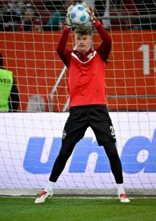 Warm-up training Goalkeeper Alexander Nübel VfB Stuttgart (33) with ball WWK Arena, Augsburg,
