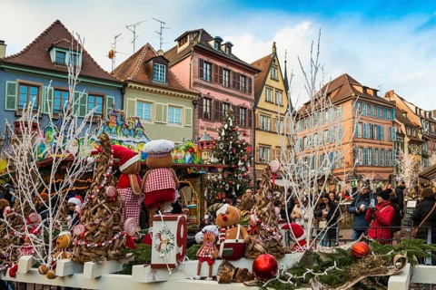 Christmas market, Old Town, Colmar, Haut-Rhin, Alsace, France