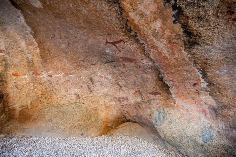 White Lady Rock Painting, White Lady Painting, Depiction of Hunters and Animals, Rock Paintings in