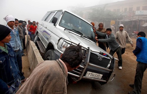 Varanasi, India, 21.01.10 - road traffic, traffic accident, India