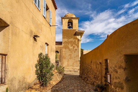 Narrow alleys in the artists' village Pigna, Balagne, Corsica, France