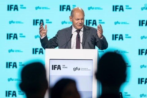 Olaf Scholz, Chancellor of the Federal Republic of Germany (SPD) speaks at the opening gala for 100