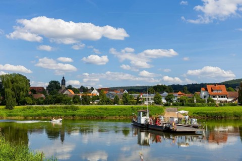 The Weser ferry connects Lippoldsberg with the Vorwerk. Built in 1981, the ferry carries people and