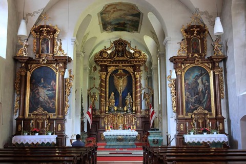 High altar from 1692 and side altars in the choir of the monastery church of Kreuzberg near the