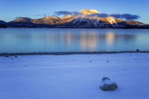 Morning light, sunrise, mountain lake, mountain landscape, reflection, winter, snow, long exposure,