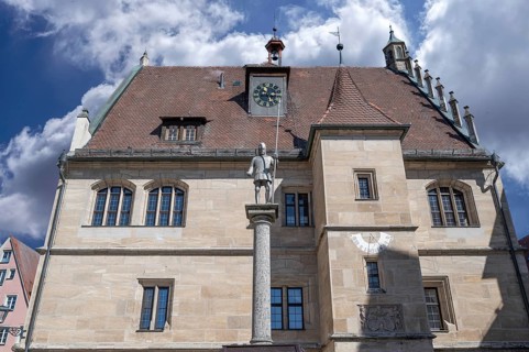 Old Town Hall, built from 1470 to 1476, in front figure of a knight at the Schweppermannsbrunnen,