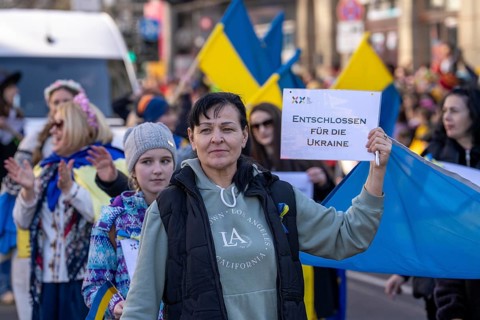 Rose Monday parade in Düsseldorf, foot groups from Ukraine call for support for the country in the