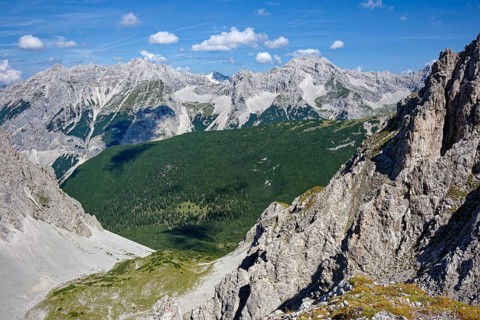 At the Hafelekar, view from the Karwendelblick of the Innsbruck Nordkette to the Karwendel