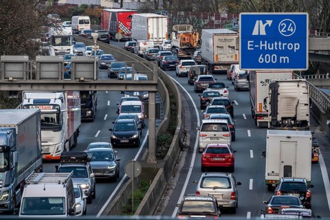 Autobahn A40, Ruhrschnellweg, traffic jams on both roads, at the Ruhrschnellwegstunnel in Essen,