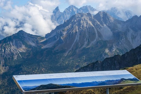 Panorama from the Kanzelwandbahn mountain station over the Stillachtal valley, behind it the Allgäu