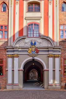 Baroque grand portal with city coat of arms from the Swedish occupation period on the west side of