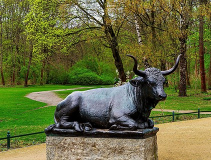 Bronze animal sculptures at Floraplatz in the Großer Tiergarten, Berlin, Germany
