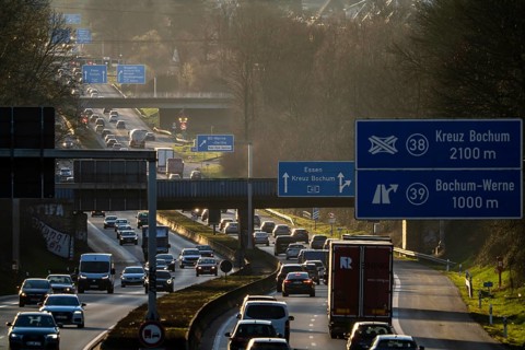 A40 motorway, dense, slow-moving traffic jam, evening traffic at the Bochum Werne junction, North