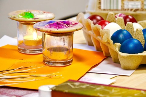 Easter, Easter eggs, blown-out colored eggs, Sorbian traditions, wax melting warmers for bossing