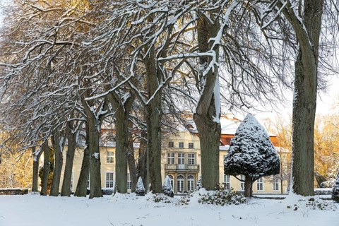 Hasenwinkel Castle in the snow, Bibow, Neukloster-Warin, Mecklenburg-Vorpommern, Germany