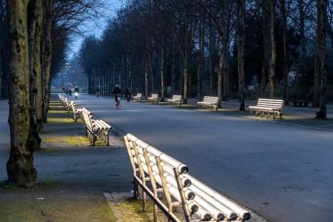 The light benches by artist Stefan Sous in the Hofgarten, entitled UV-A UV-B, 14 completely