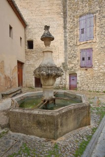 Fontaine du Gigot, fountain, Pernes-les-Fontaines, Vaucluse, Provence, France