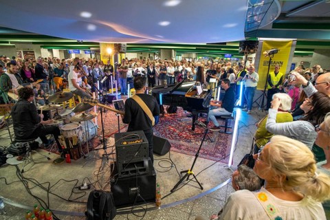 URBAHN Music Sessions, free concerts in underground stations of the Ruhrbahn in Essen, here at the