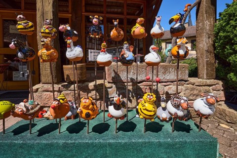 Pottery, garden balls, Erbach, Odenwald, Odenwaldkreis, Hesse, Germany