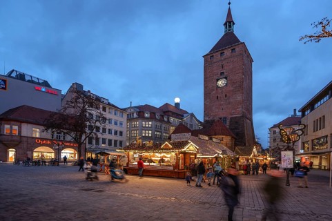 Christmas market, winter night at Jakobsplatz, behind the White Tower, Nuremberg, Middle Franconia,