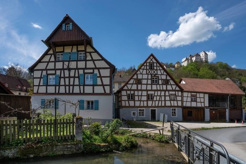 Historic Franconian half-timbered houses, Egloffstein Castle in the background, Egloffstein, Upper