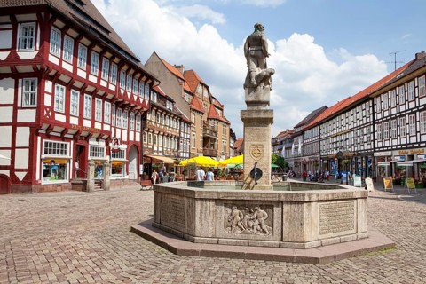 Market square with Till Eulenspiegel fountain in Einbeck, Lower Saxony, Germany, Europe, Marktplatz