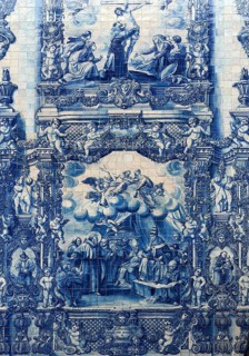 Capela das Almas de Santa Catarina, exterior façade with azulejo tiles depicting Saint Francis in