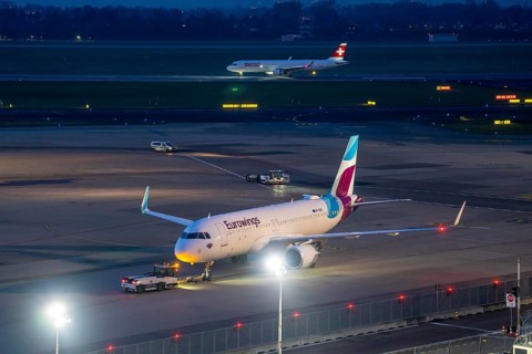 Düsseldorf Airport, Eurowings aircraft on the apron, SWISS after landing, North Rhine-Westphalia,