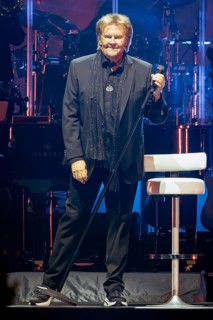 Howard Carpendale singer, pop, folk music, my farewell tour, live on 16.04.2026, Uber Arena,