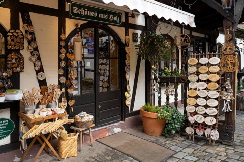 Shop with decorative items made of wood, Handwerkerhof am Königstor, Nuremberg, Middle Franconia,
