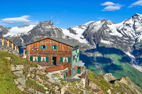 Edelweißhütte on the Edelweißspitze with mountain panorama, snow, Grossglockner High Alpine Road,