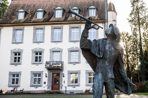 Trumpeter Fountain in front of Schönau Castle, Bad Säckingen, High Rhine, Rhine, Black Forest,
