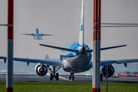 Amsterdam Schiphol Airport, Aalsmeerbaan runway, 18L-36R, KLMflieger on the runway, waiting for