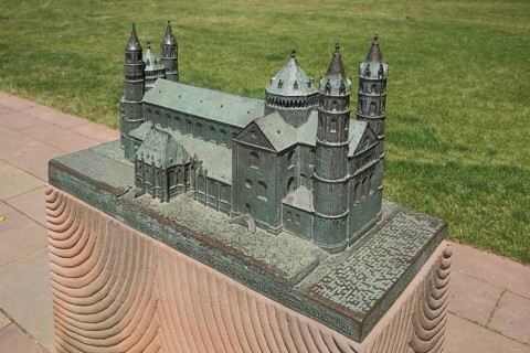3D model and miniature of the Romanesque Cathedral of St. Peter, bronze sculpture, Guss, Worms,