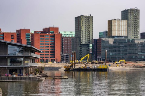 Almost a third of the Rijnhaven, 28-hectare harbor basin, has now been filled in to create space