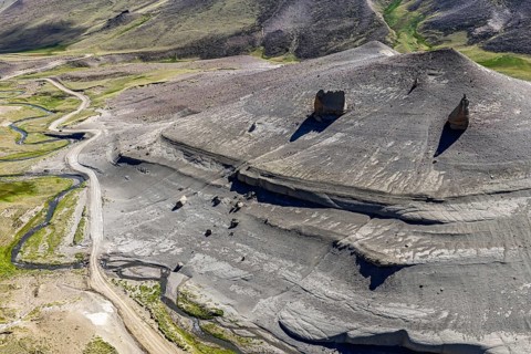 Road Ruta 41, gravel road, arid landscape, Mt. Cerro Beleadoras, volcano-shaped rock formation, Los