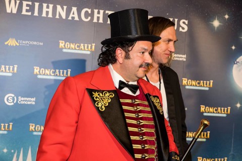 Oliver Polak and Lars Eidinger at the premiere of the 20th Original Roncalli Weihnachtscircus in