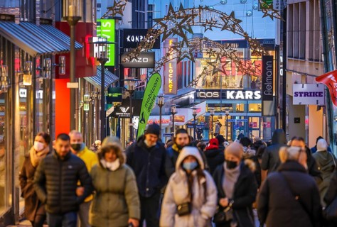 Essen, North Rhine-Westphalia, Germany - 2G Shopping in Essen city centre during the coronavirus