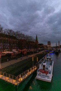 Christmas market at the historic town hall of the Hanseatic city of Bremen, market square in the