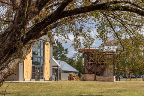 Visitor Center including a gift shop, restaurant and conference facilities at Henry Horton State