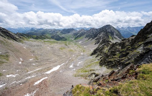 View of mountain peaks and valley at Prägrater Törl, Lasörling High Trail, Lasörling Group, Hohe