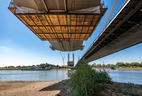 New construction of the Neuenkamp motorway bridge on the A40, over the Rhine near Duisburg,