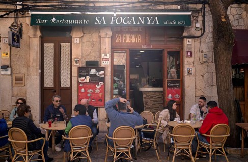 Tourists, People, Relax, Café, Bar, Restaurant, Sa Foganya, Valldemossa, Tramuntana Mountains,